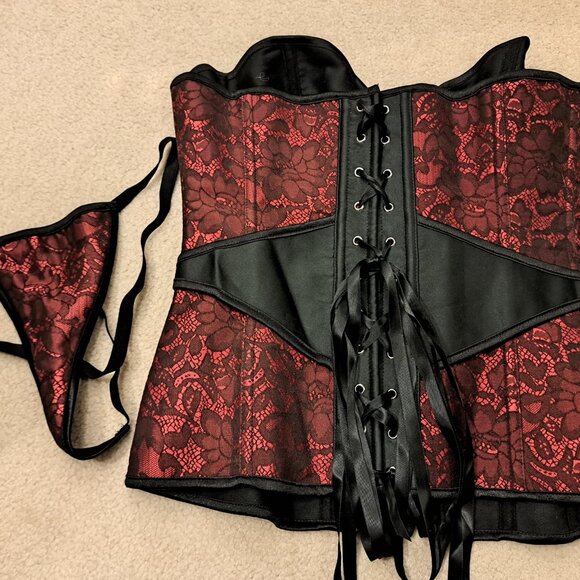 Satin and lace corset - Picture 5 of 5